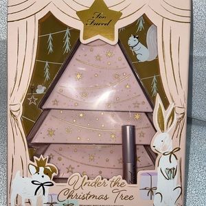 Too faced under the Christmas Tree